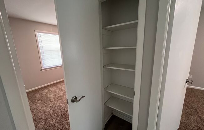 2 beds, 1 bath, 800 sqft, $899, Unit 106