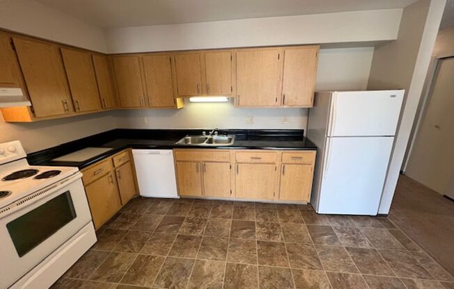 2 beds, 1 bath, $1,045, Unit 2623IZE