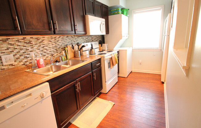 Awesome 2BR/2BA Townhouse near UNC with DOUBLE PRIMARY layout & WATER included!