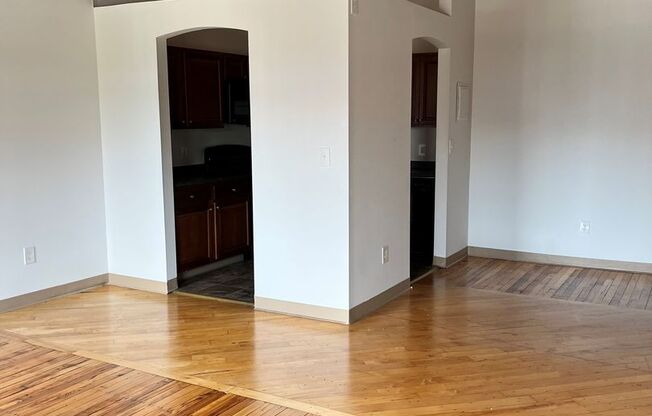 1 bed, 1 bath, 715 sqft, $1,775, Unit 45-610