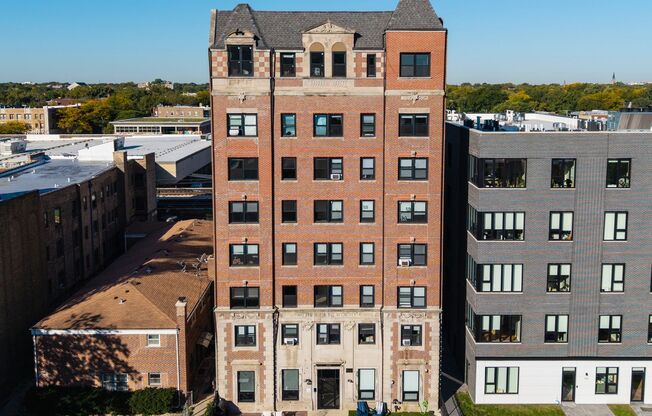6026 N WINTHROP