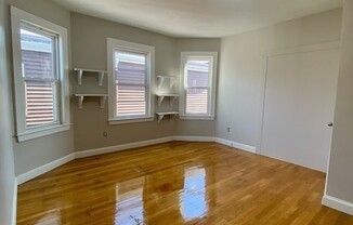 3 beds, 1 bath, 1,100 sqft, $2,700, Unit 2