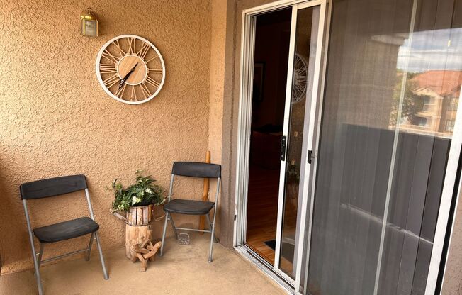 2 beds, 2 baths, $2,100, Unit # 2158
