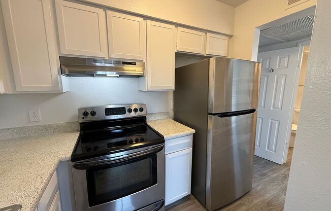 1 bed, 1 bath, 627 sqft, $800, Unit 221
