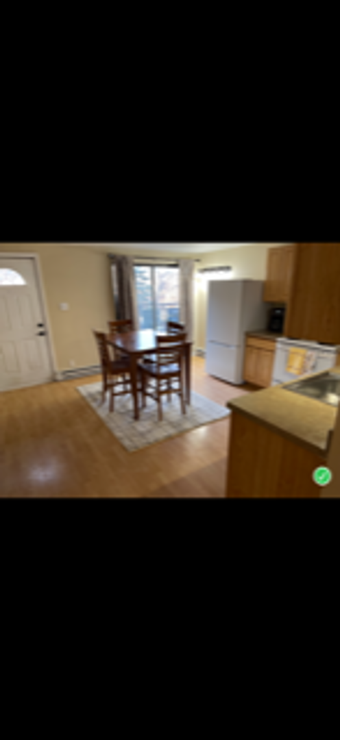 2 beds, 1 bath, $1,750, Unit 208