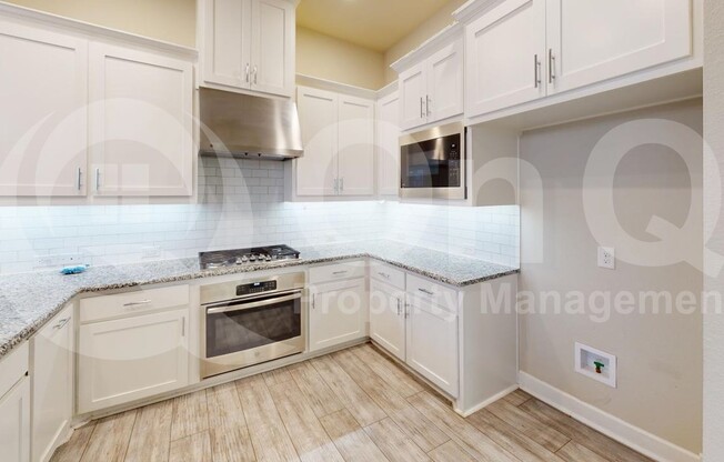 4404 BLUE HOLLY BLVD