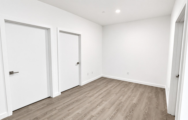 2 beds, 1 bath, 692 sqft, $1,695, Unit 105