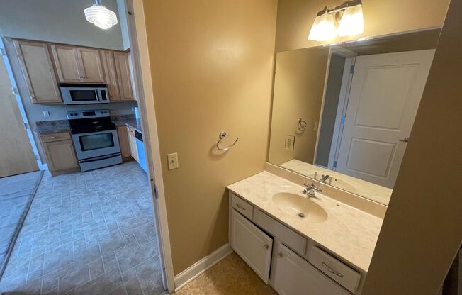 1 bed, 1 bath, 588 sqft, $995, Unit Apt 405