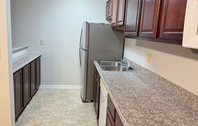 2 beds, 1 bath, $1,250