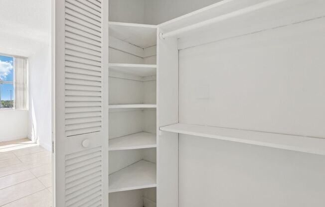 1 bed, 1.5 baths, 780 sqft, $1,850, Unit 210N