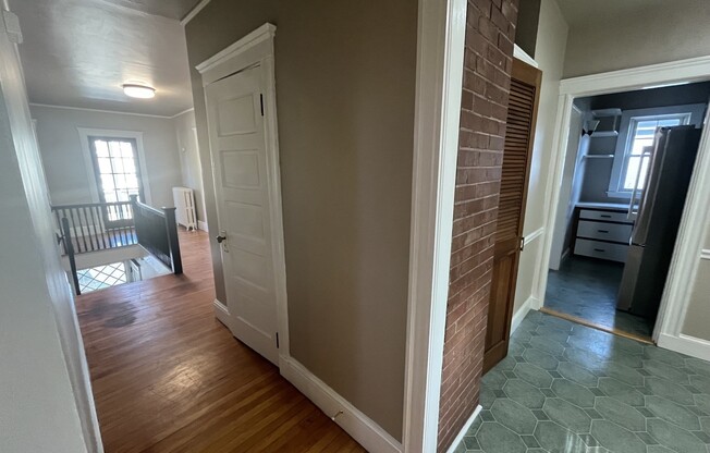 3 beds, 1 bath, 1,300 sqft, $3,200, Unit 2