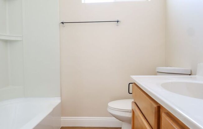 1 bed, 1 bath, $2,195, Unit 32