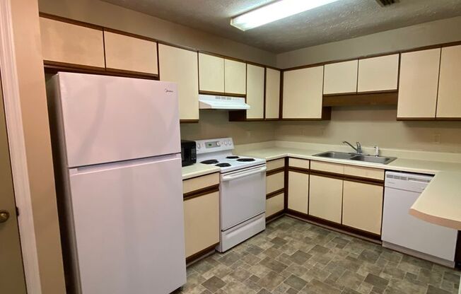 2 beds, 1 bath, $750