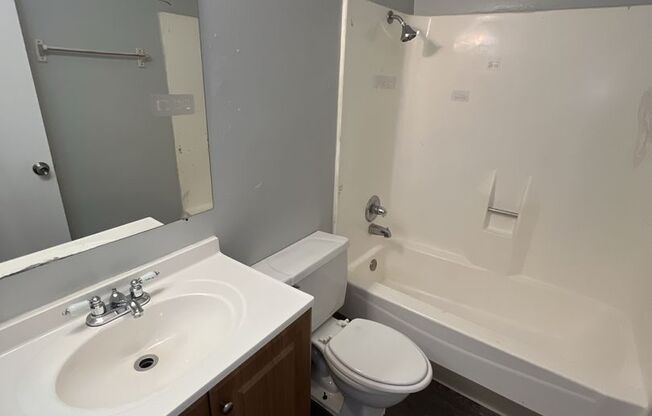 2 beds, 1 bath, $1,295, Unit # 337