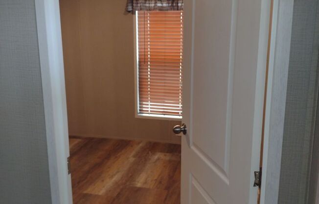 2 beds, 1 bath, 624 sqft, $795, Unit 740