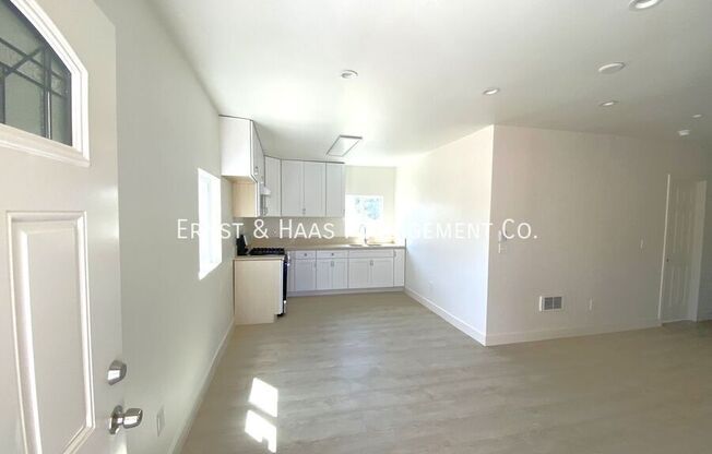 1145 1/2 FREEMAN AVE