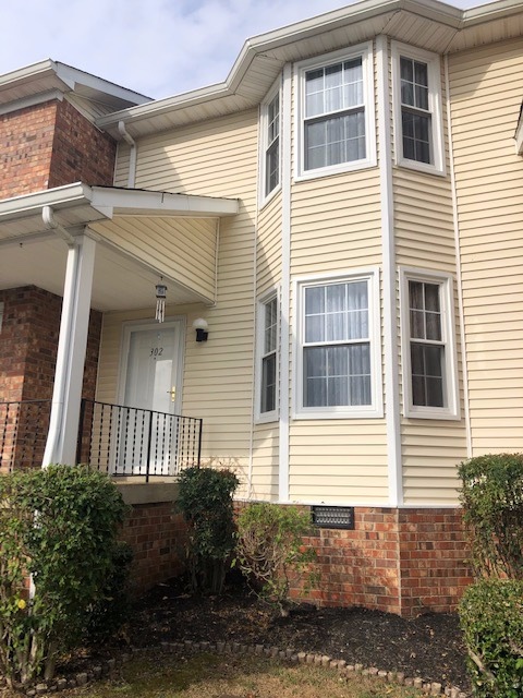 2 beds, 1.5 baths, 1,182 sqft, $1,400, Unit 302 Timberway Cir