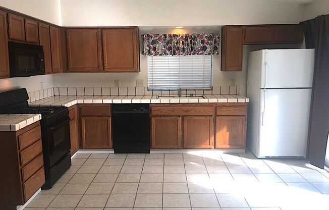 3 beds, 2 baths, $2,195