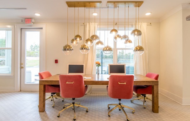 Dining table at The Roseberry, Columbia, South Carolina