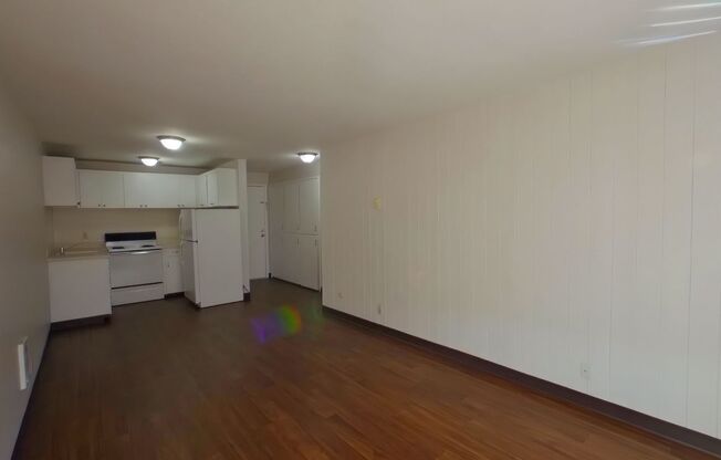 1 bed, 1 bath, $1,200, Unit 7