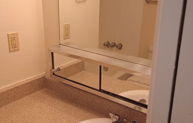 1 bed, 1 bath, 525 sqft, $949, Unit 151