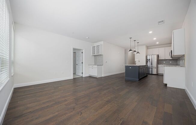 2 beds, 2 baths, 1,262 sqft, $2,200, Unit 302