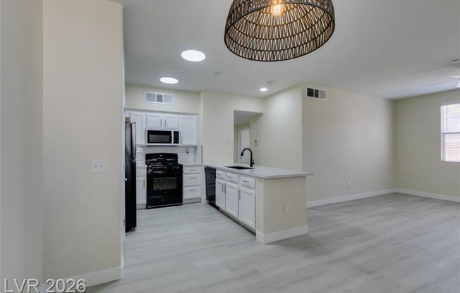 3 beds, 2 baths, $1,850, Unit # 3104