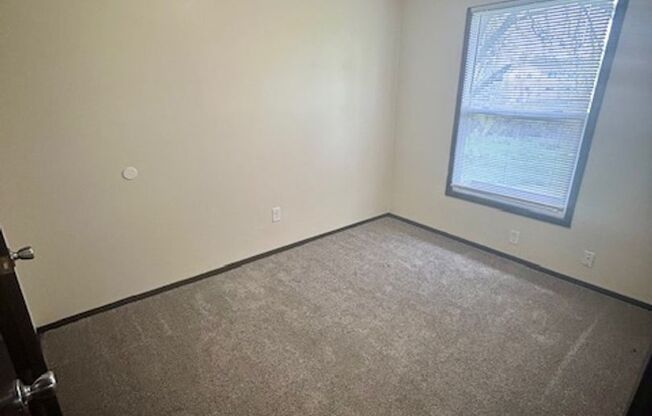 Two Bed Duplex with Garage