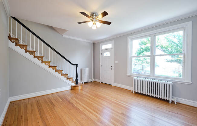 229 BRYANT ST NE