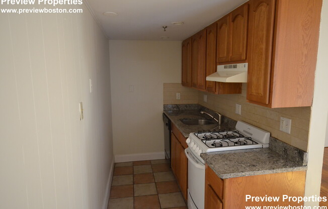 126 Warren St 024