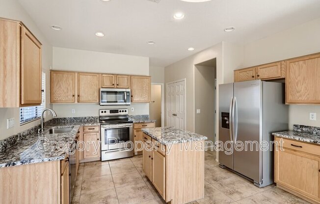3543 W STEINBECK CT