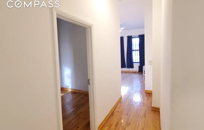 1 bed, 1 bath, $2,500, Unit 1B