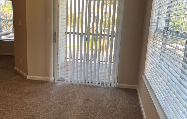 2 beds, 2 baths, 1,189 sqft, $1,650, Unit 922