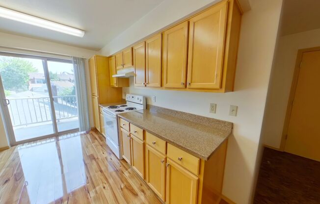 2 beds, 1 bath, $1,600, Unit 11