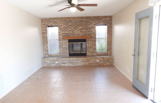 3 beds, 2.5 baths, $2,200