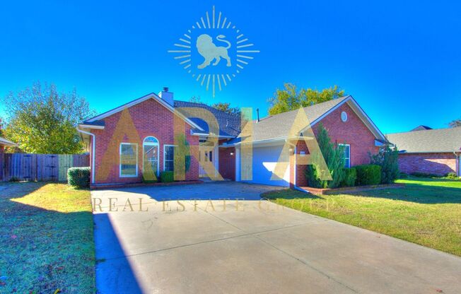 GORGEOUS 3 Bed/2 Bath Home in West Norman's Cambridge Addition!