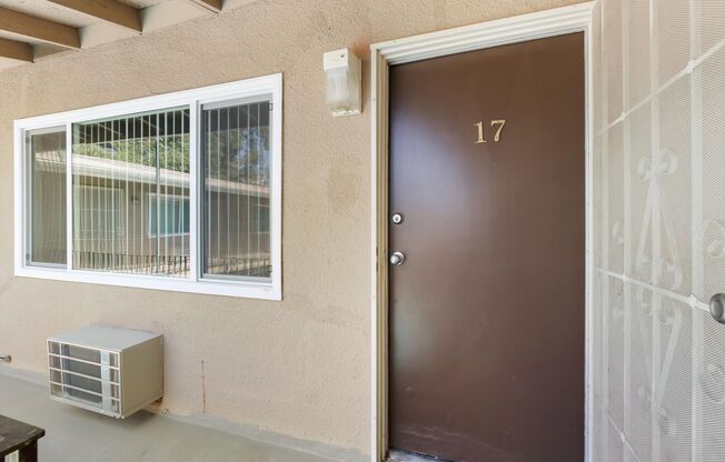 2 beds, 1 bath, 1,100 sqft, $2,100, Unit 11