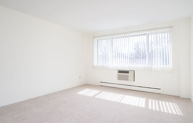 2 beds, 1 bath, 900 sqft, $1,400, Unit 409