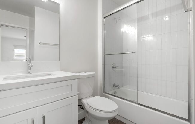 2 beds, 2 baths, 880 sqft, $3,995, Unit O