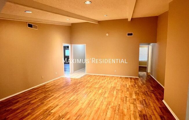 2403 LA ROCHELLE DR