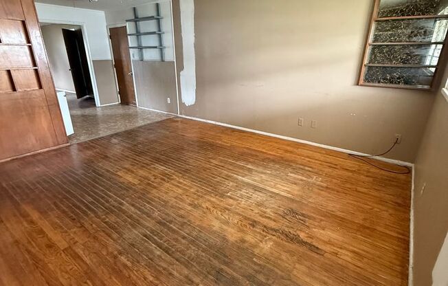 821 Dwight