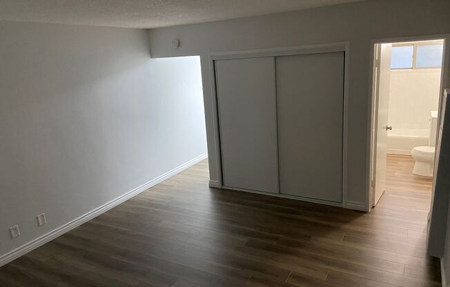 Studio, 1 bath, 422 sqft, $1,400, Unit 832 #10