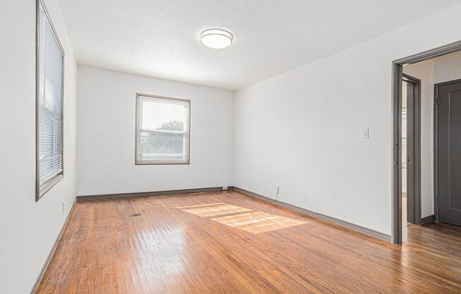 2 beds, 1 bath, $2,900, Unit 1079 Alcatraz Ave #B