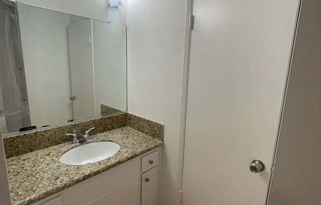 2 beds, 1 bath, $2,195, Unit 3