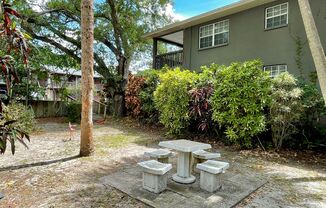 2 beds, 1 bath, 980 sqft, $1,495, Unit 2D