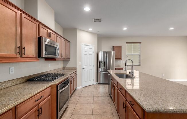 4 Bedroom Home in Henderson with Solar!