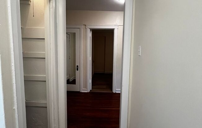 2 beds, 1 bath, 1,245 sqft, $2,000, Unit Old King Edward 58