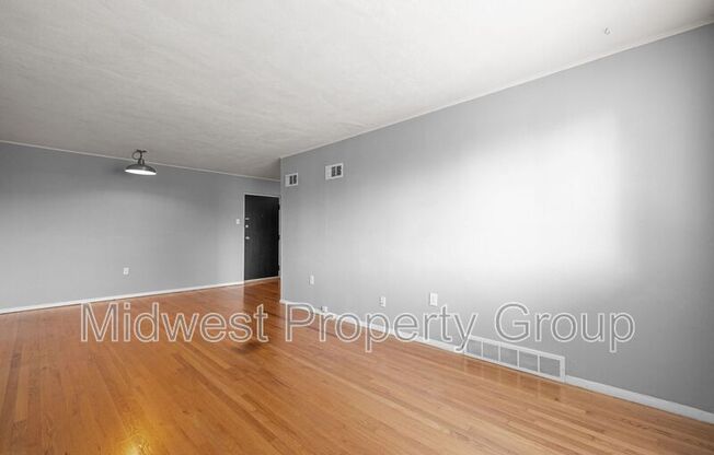 2507 S BIG BND BLVD