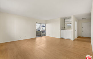 530 S BARRINGTON AVE
