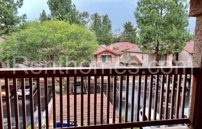 Rancho Bernardo, 12039 Alta Carmel Ct #131, Granite Counters, AC, Fireplace, Community Pool, Spa, Fitness, Tennis and much more!
